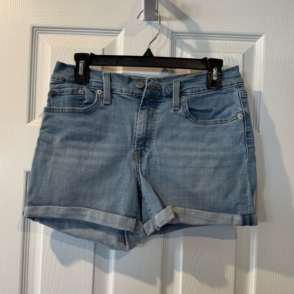Women’s Levi Jean Shorts Bundle (2 pairs) - Picture 2 of 7
